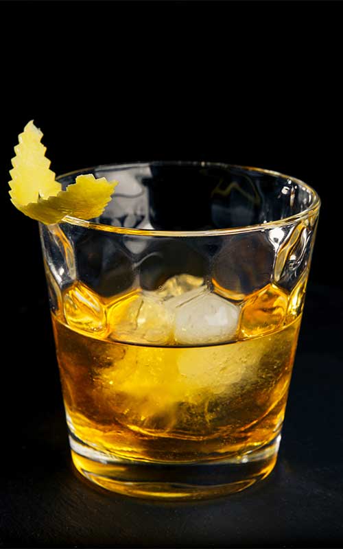 How to Make a Rusty Nail Cocktail