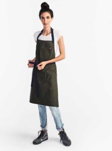 traditional fit apron example