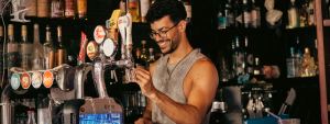 bartender tip smile